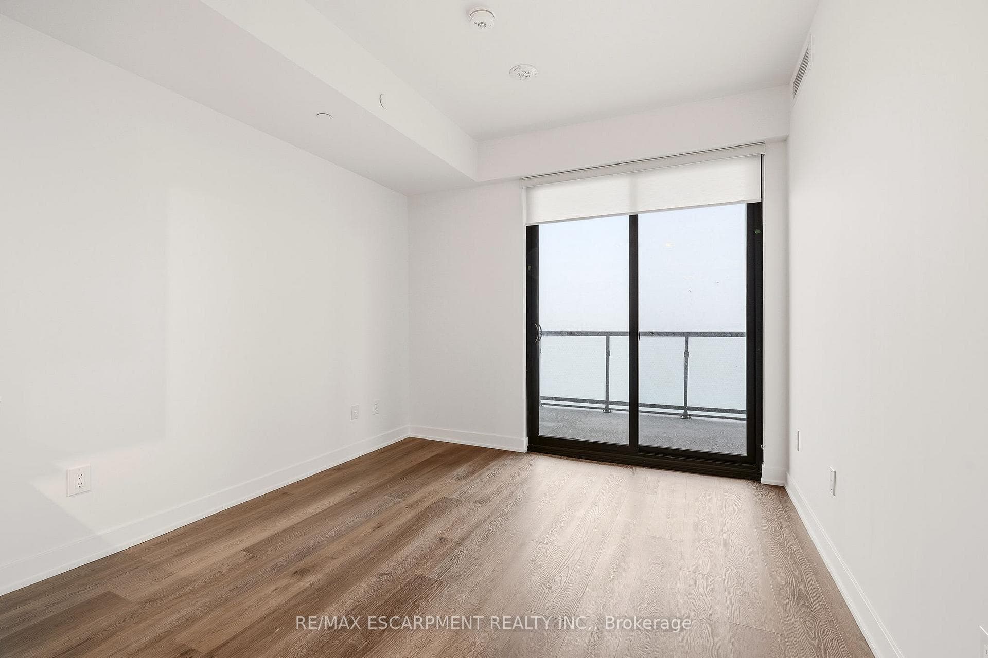 2075 Lakeshore Road Unit 1106 photo 15