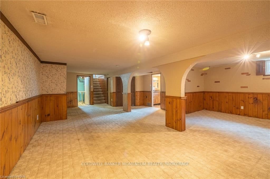 2 LAKEVIEW Avenue photo 20