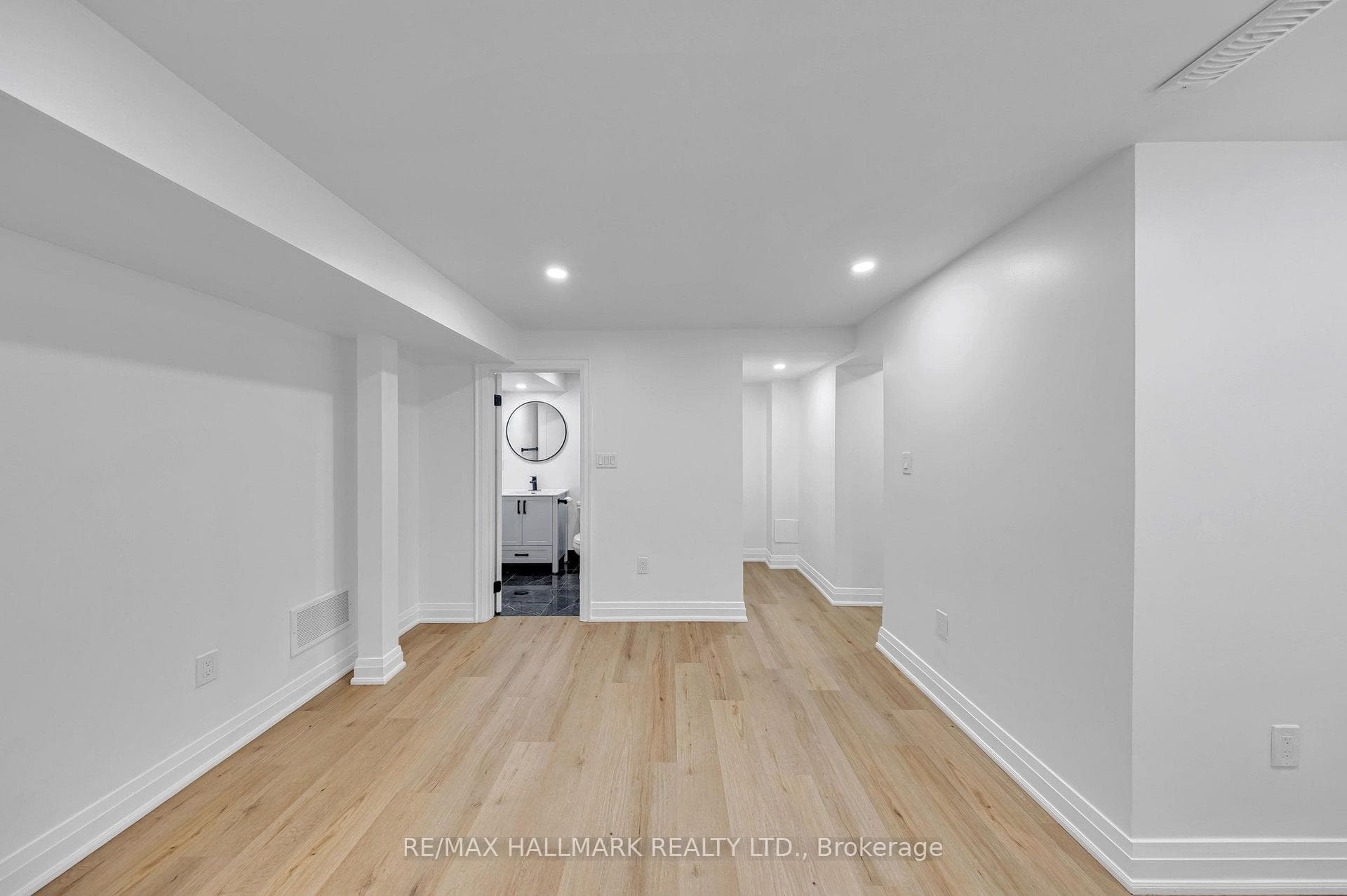 978 Midland Avenue photo 36