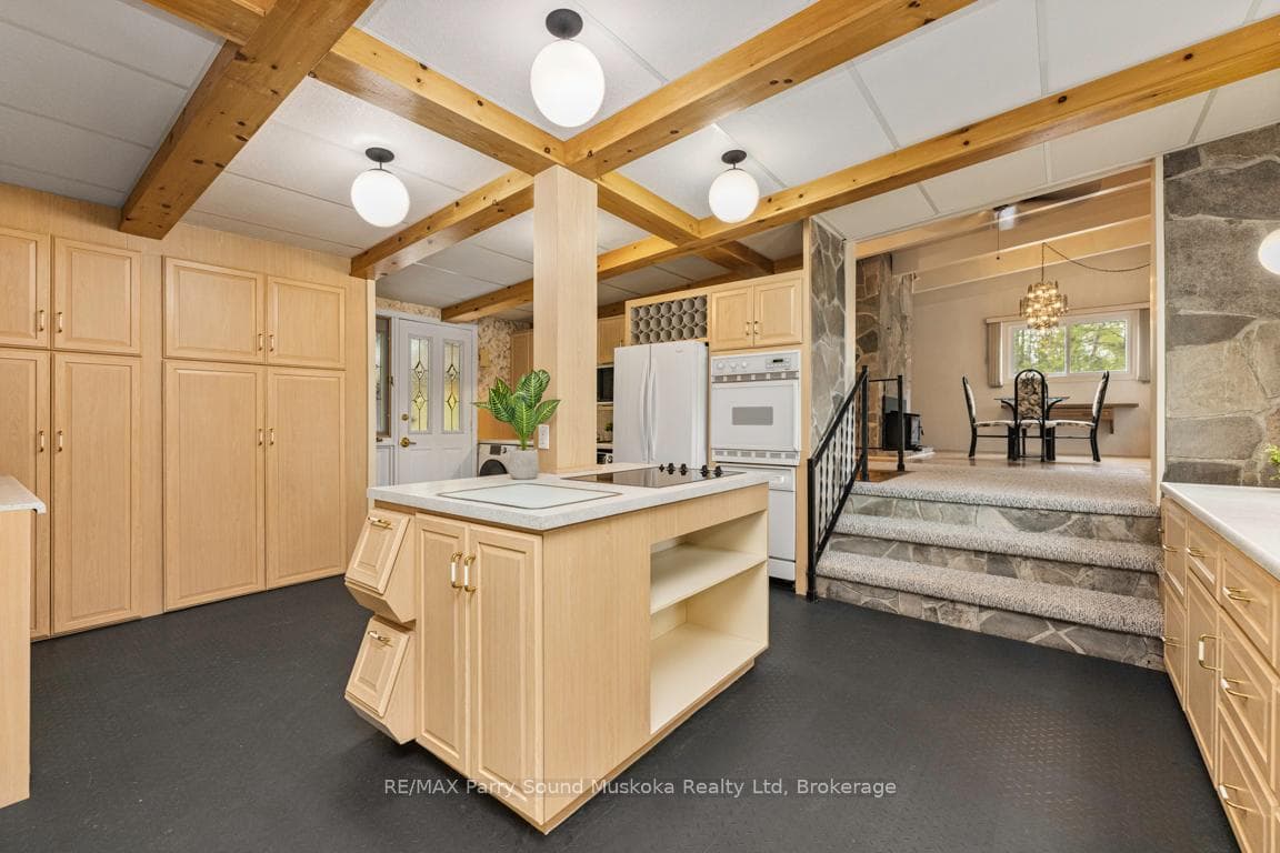 179 MANITOU Drive photo 12