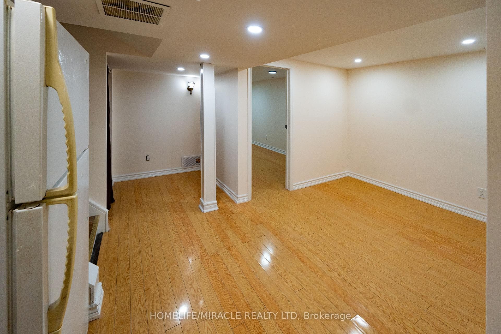 60 Denlow Drive photo 30
