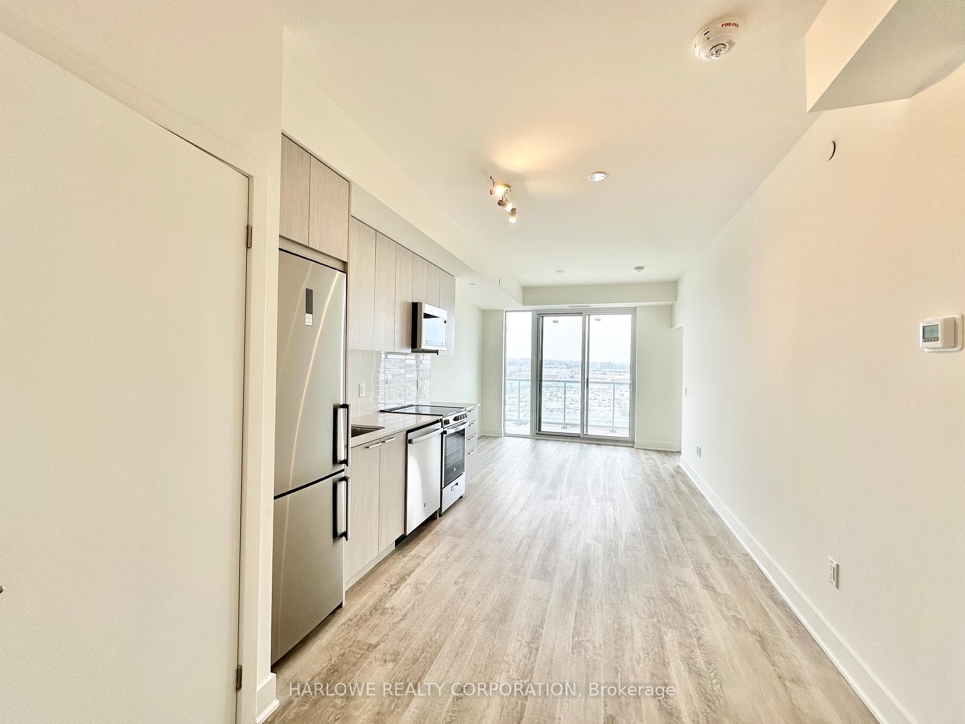 185 Deerfield Road Unit 808 photo 2