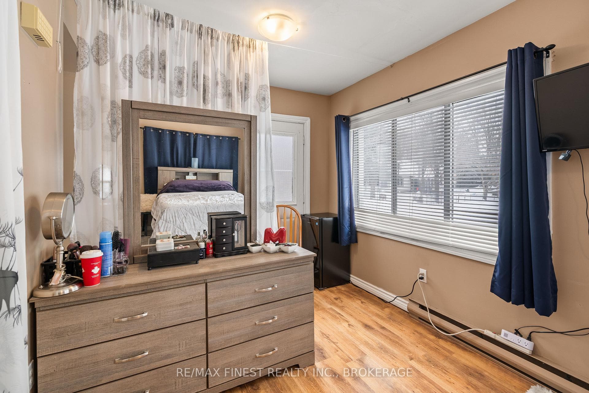 5593 Perth Road Crescent photo 15