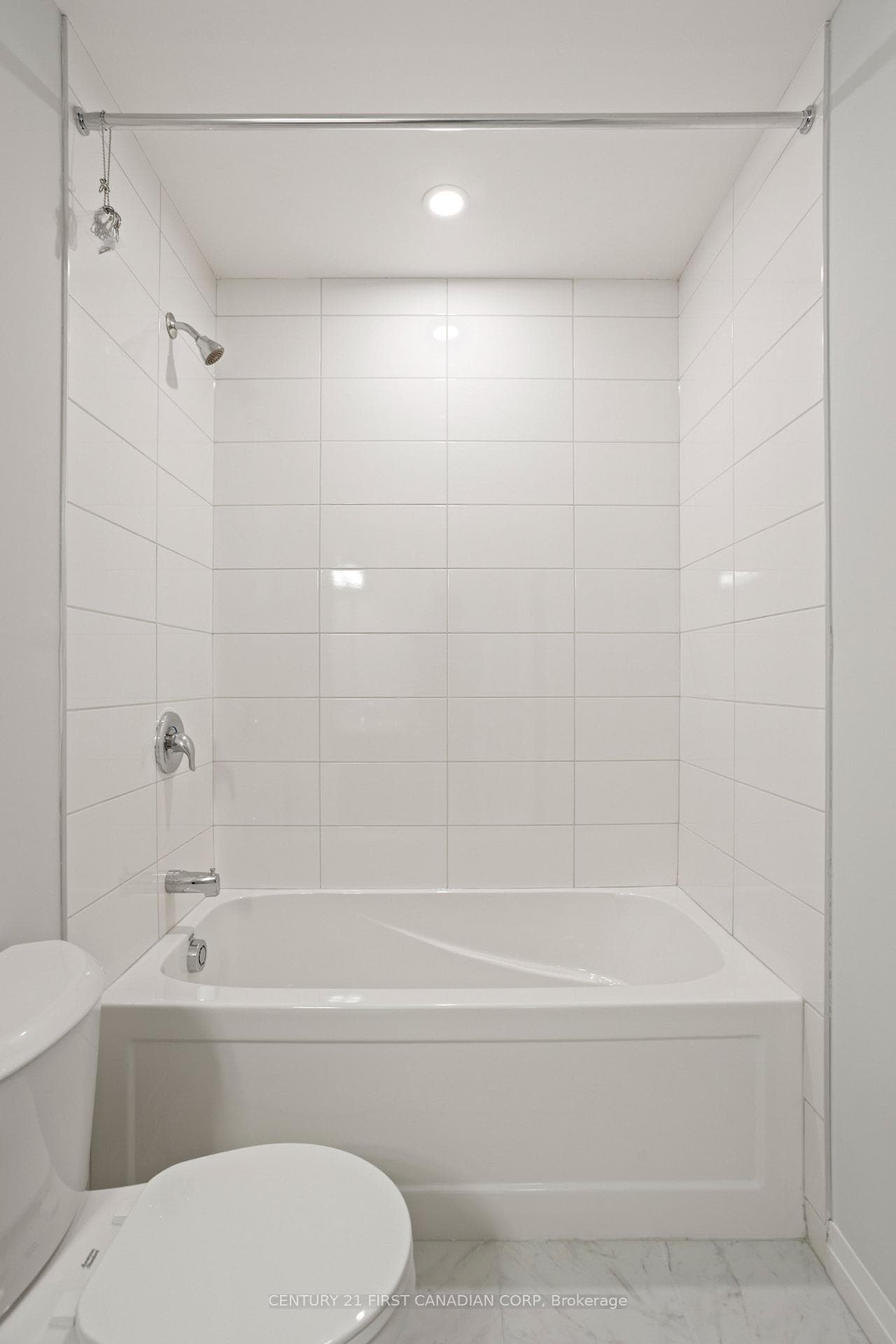 6901 HEATHWOODS Avenue photo 27