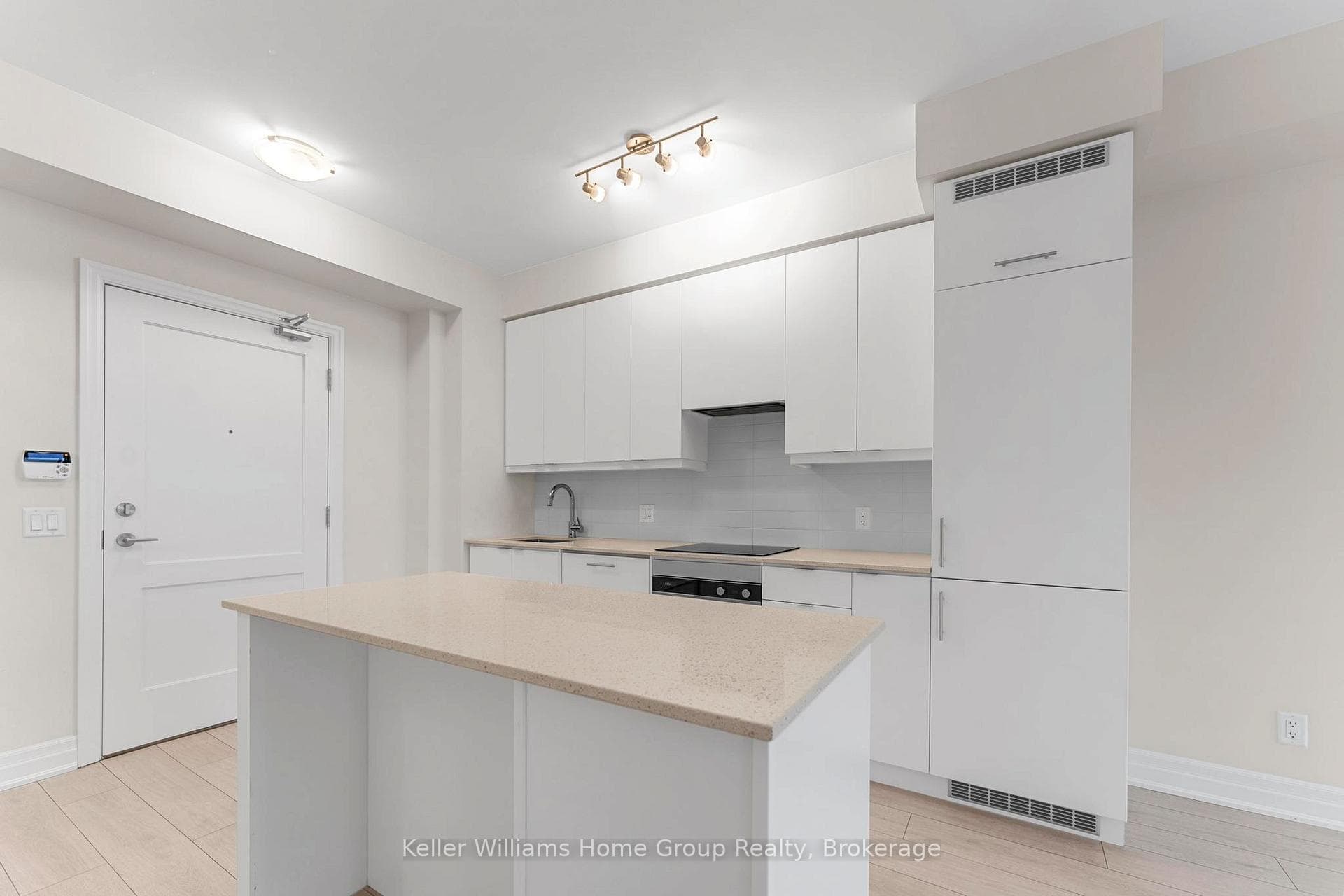 30 Elm Drive Unit 1303 photo 4