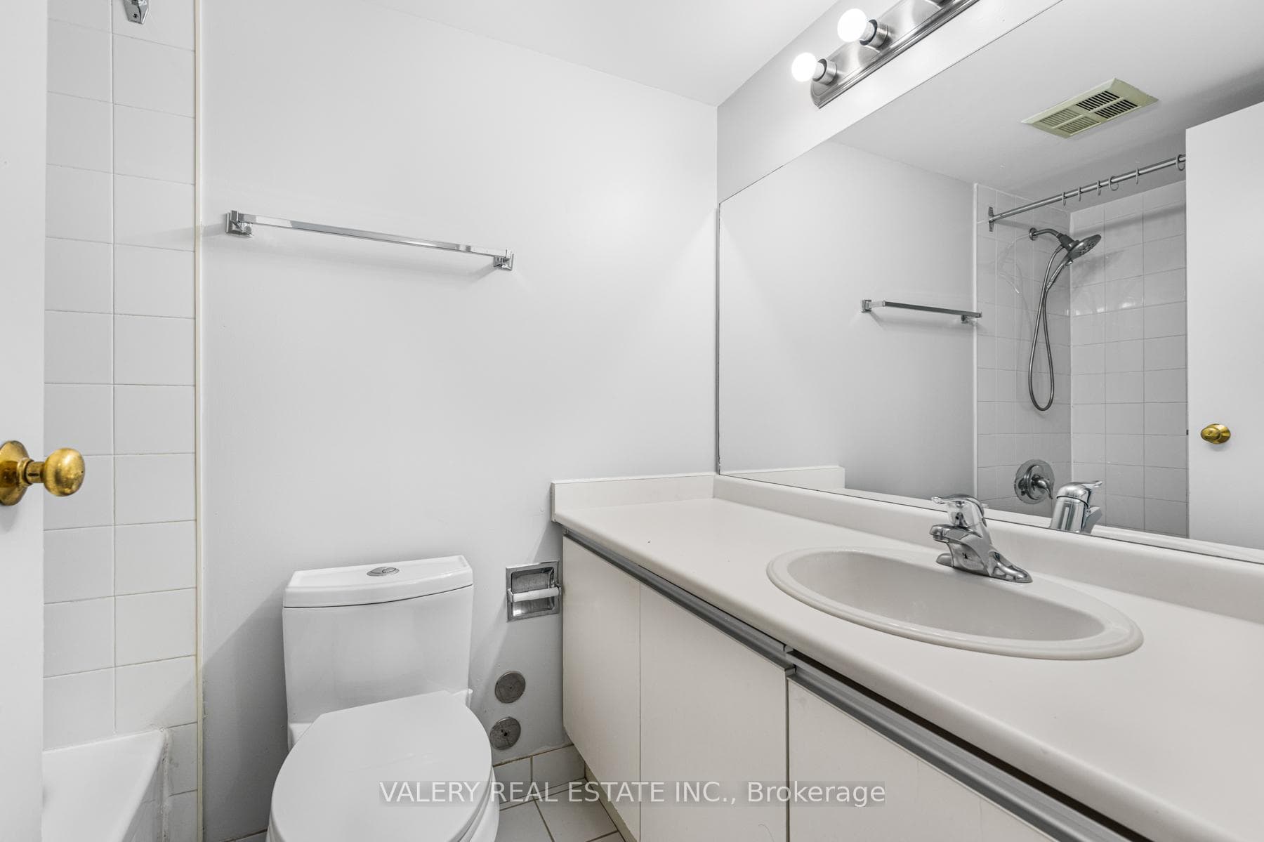 2nd Bathroom