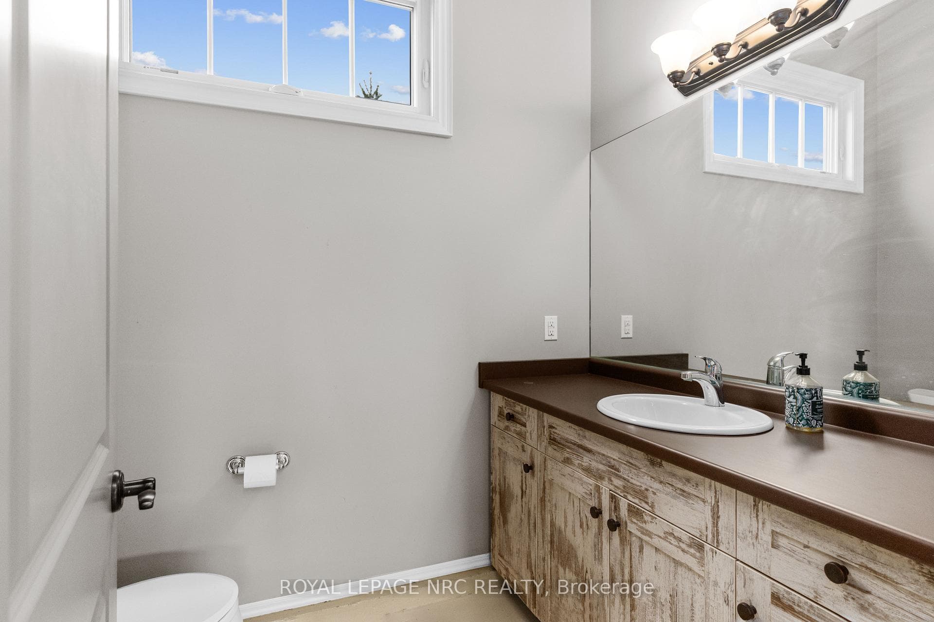 1234 Lakeshore Road photo 12
