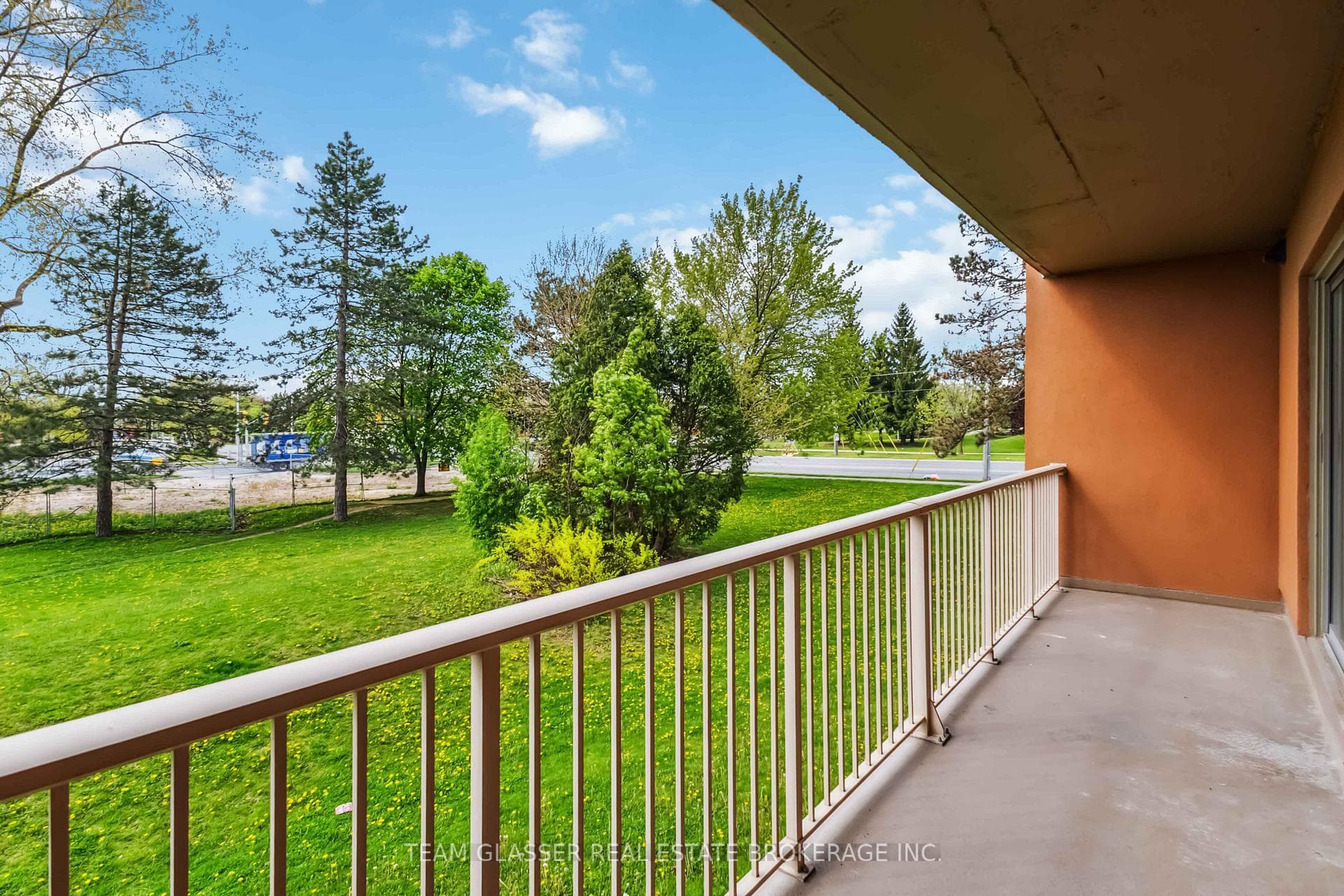 1570 Adelaide Street Unit 220 photo 27