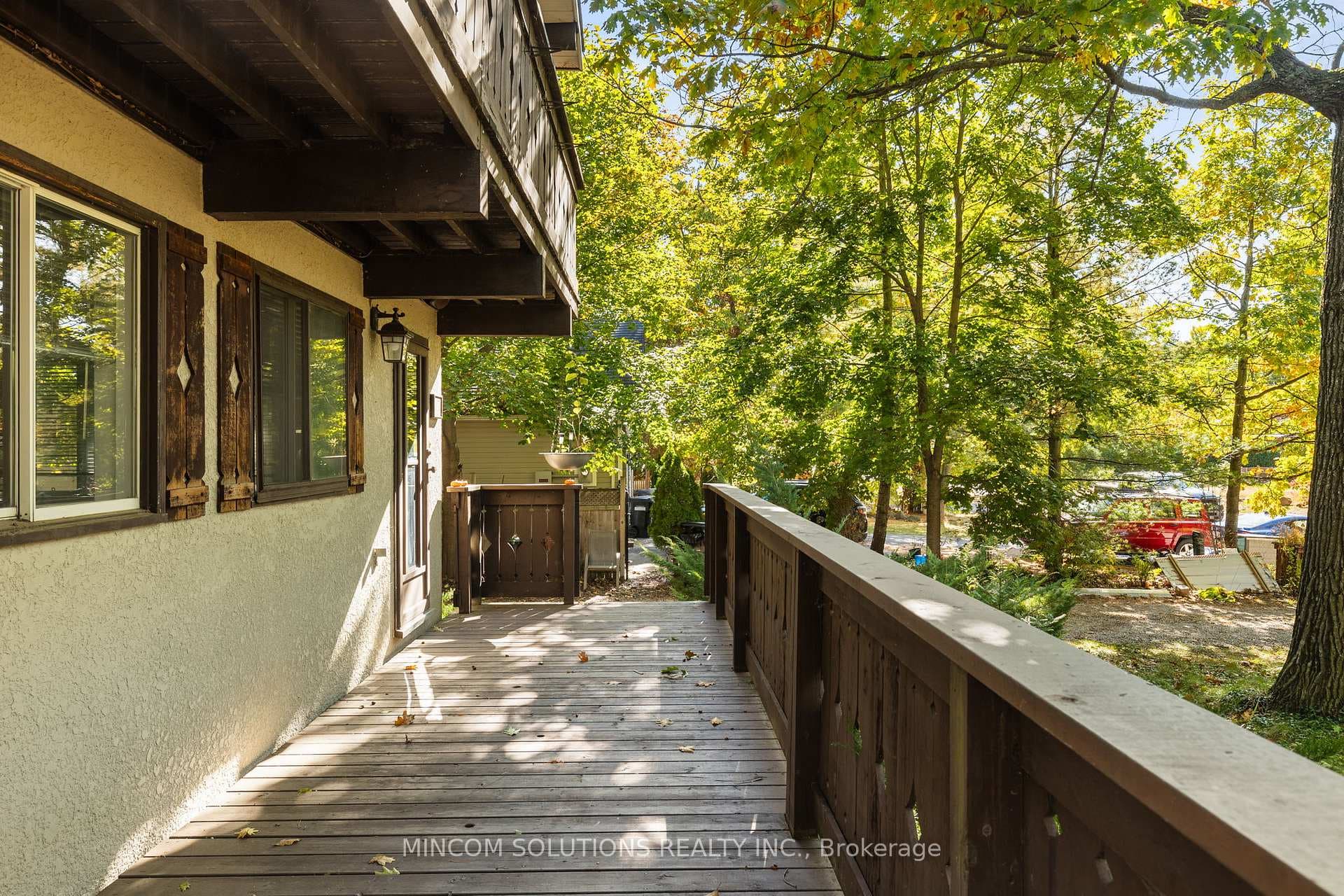 61 Ronald Avenue photo 3