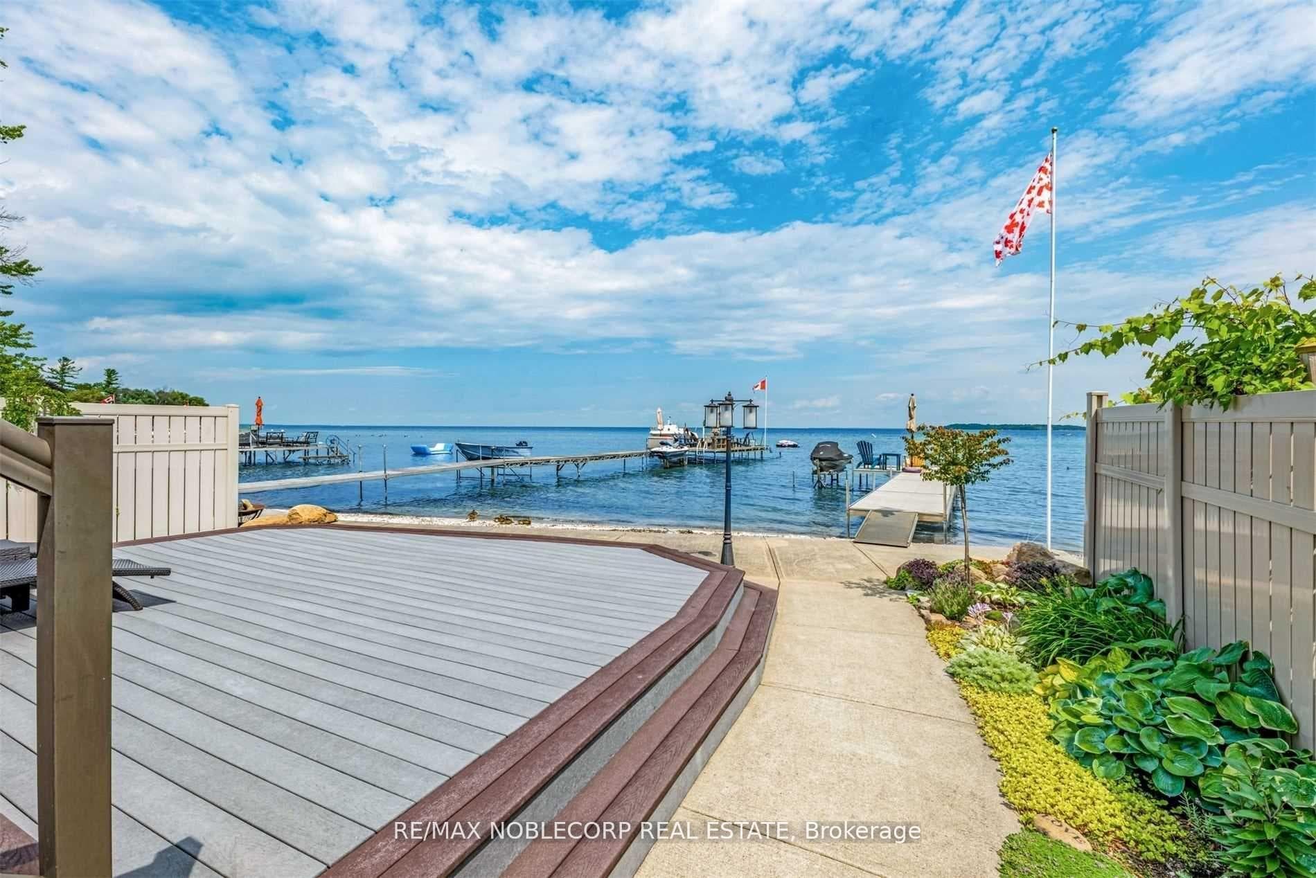 2471 Leonard Street photo 2