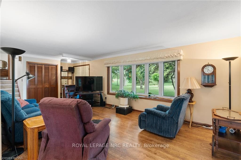 817 SAWMILL Road photo 7