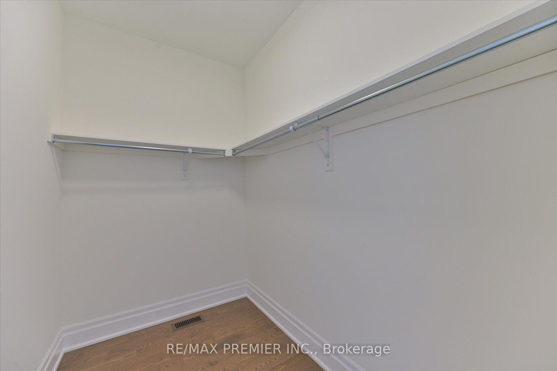 94 Sunny Acres Crescent photo 44