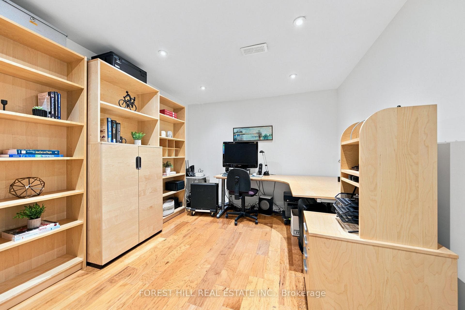 84 Kings College Road photo 31