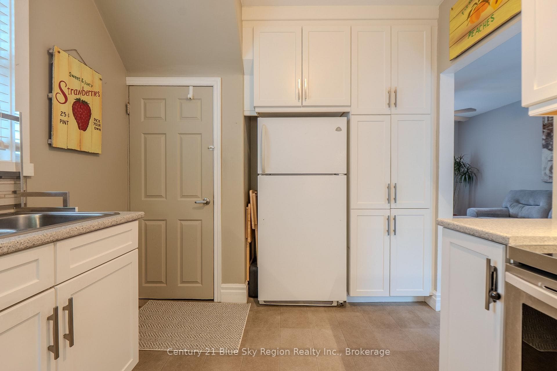 577 O'Brien Street photo 14