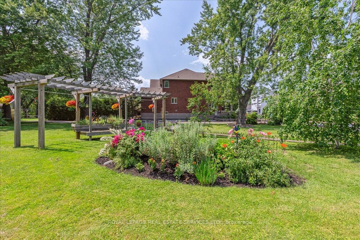 62 Windemere Road photo 39