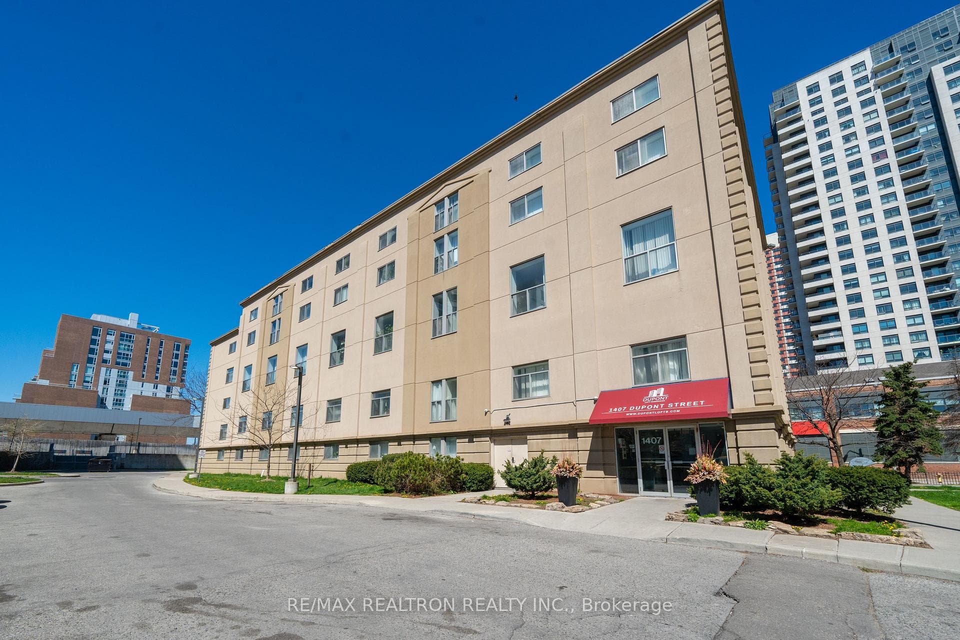 1407 Dupont Street Unit 210 photo 10