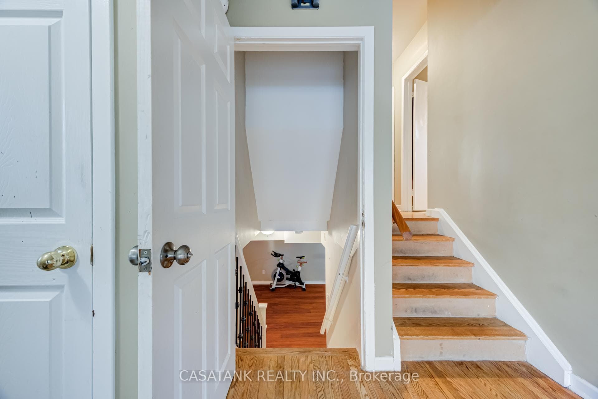 178 Tyler Avenue photo 18
