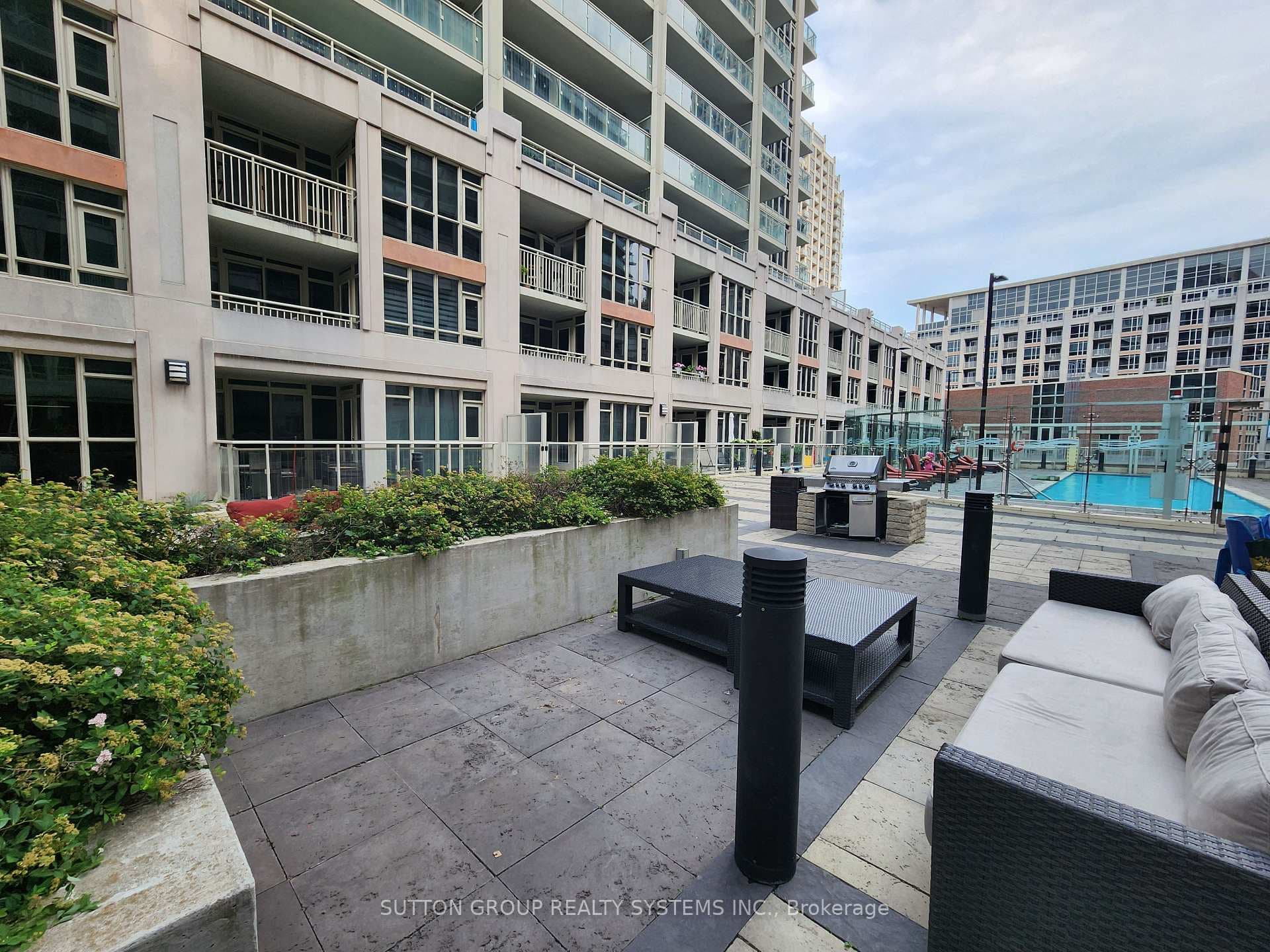 35 Bastion Street Unit 1719 photo 14