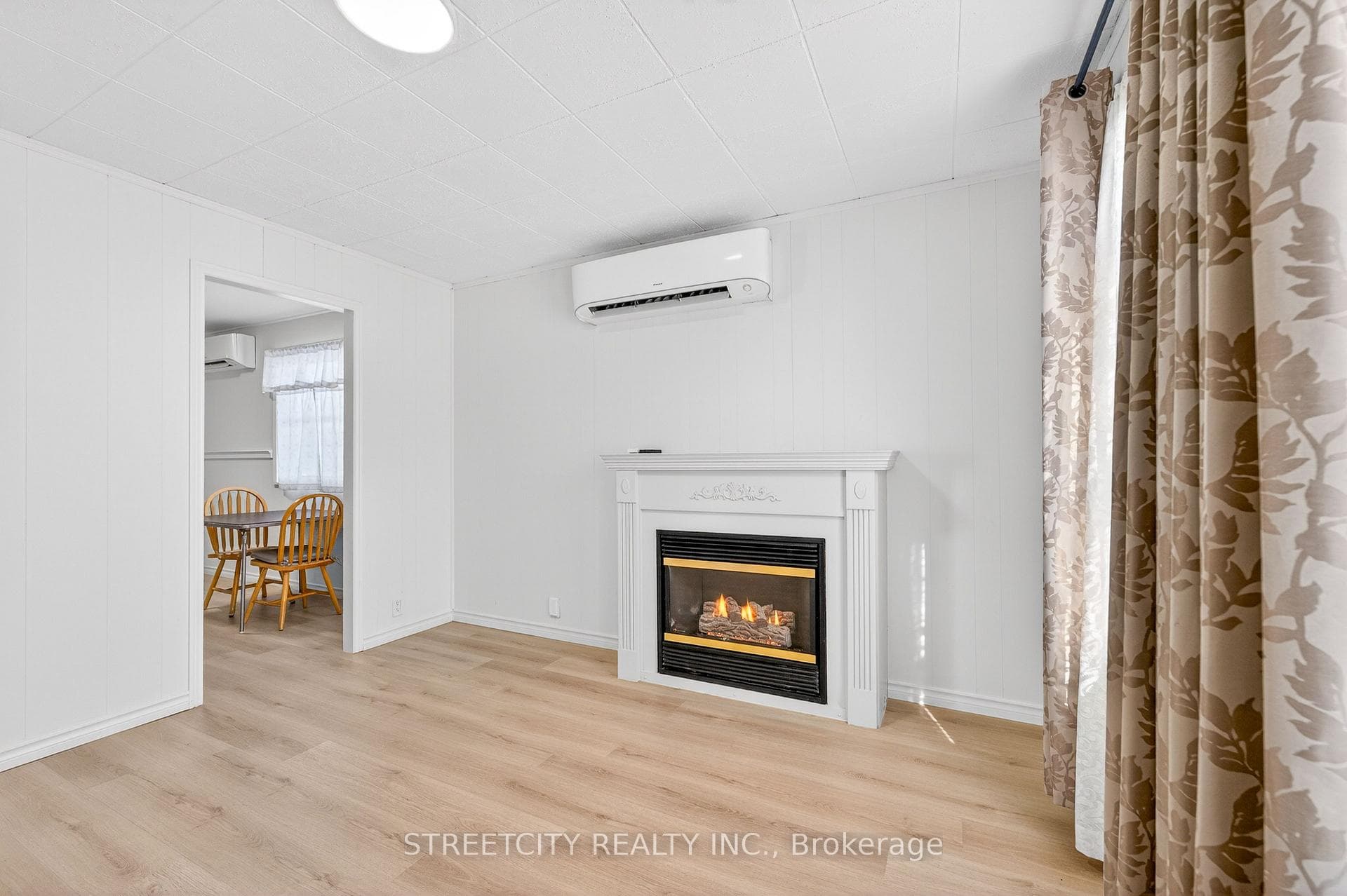 384 Brock Street photo 23