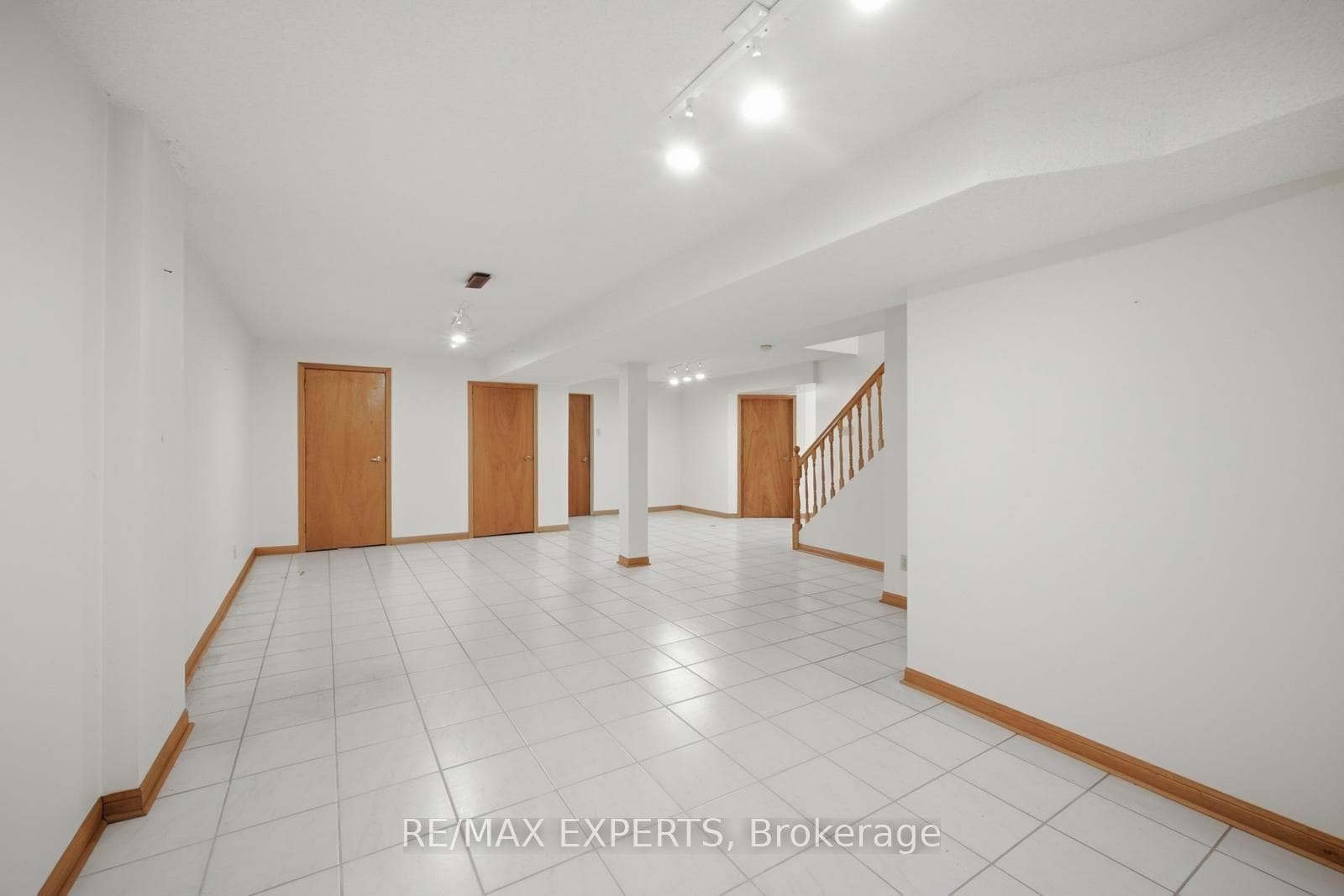 221 Judith Avenue photo 38