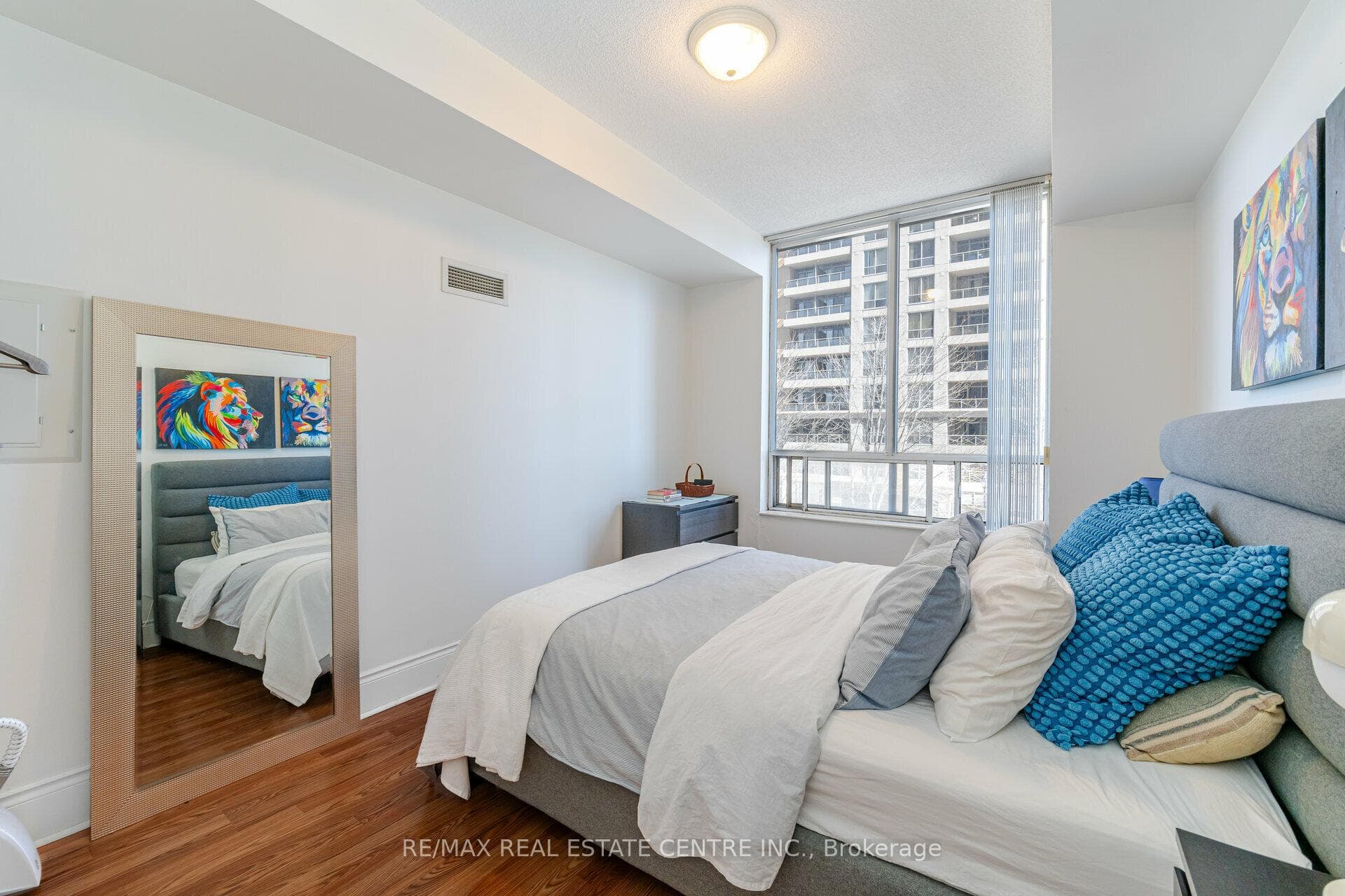 5233 Dundas Street Unit 323 photo 25