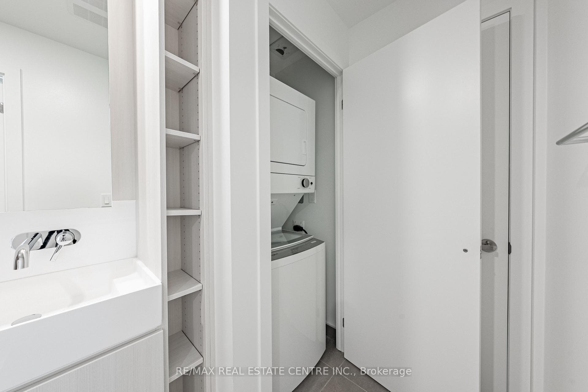 370 Martha Street Unit 2107 photo 27