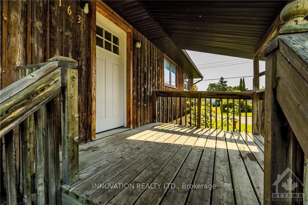 163 ADELAIDE Street photo 8