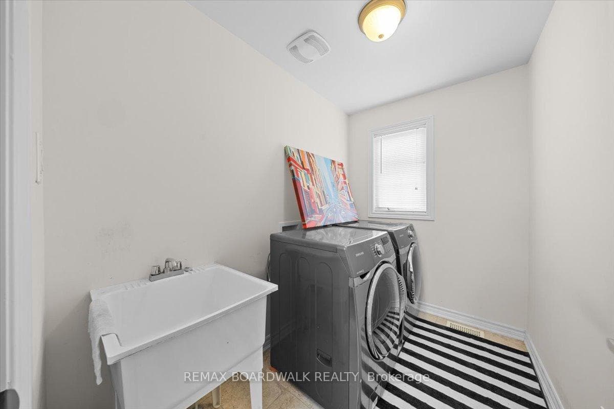 336 Gallantry Way photo 19