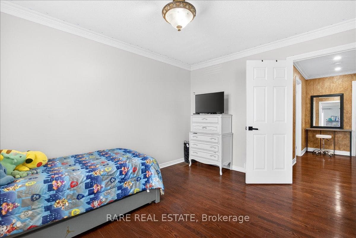 7 Michelle Drive photo 16
