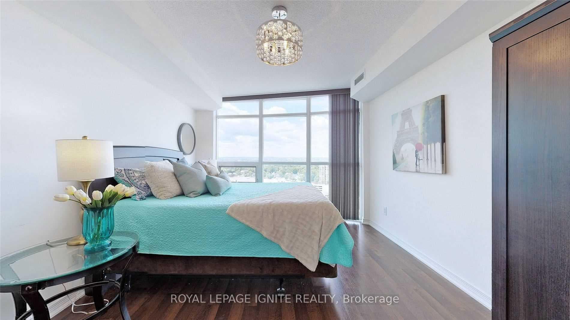 9 George Street Unit 1802 photo 23