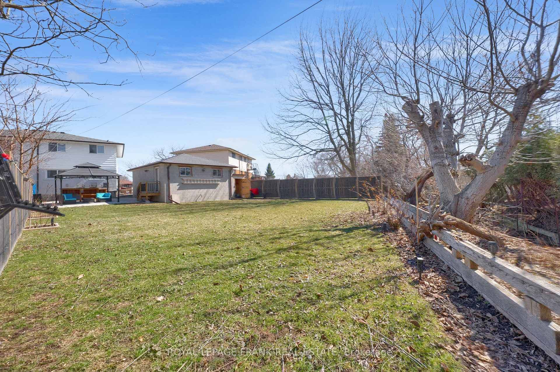 590 Talbot Court photo 28