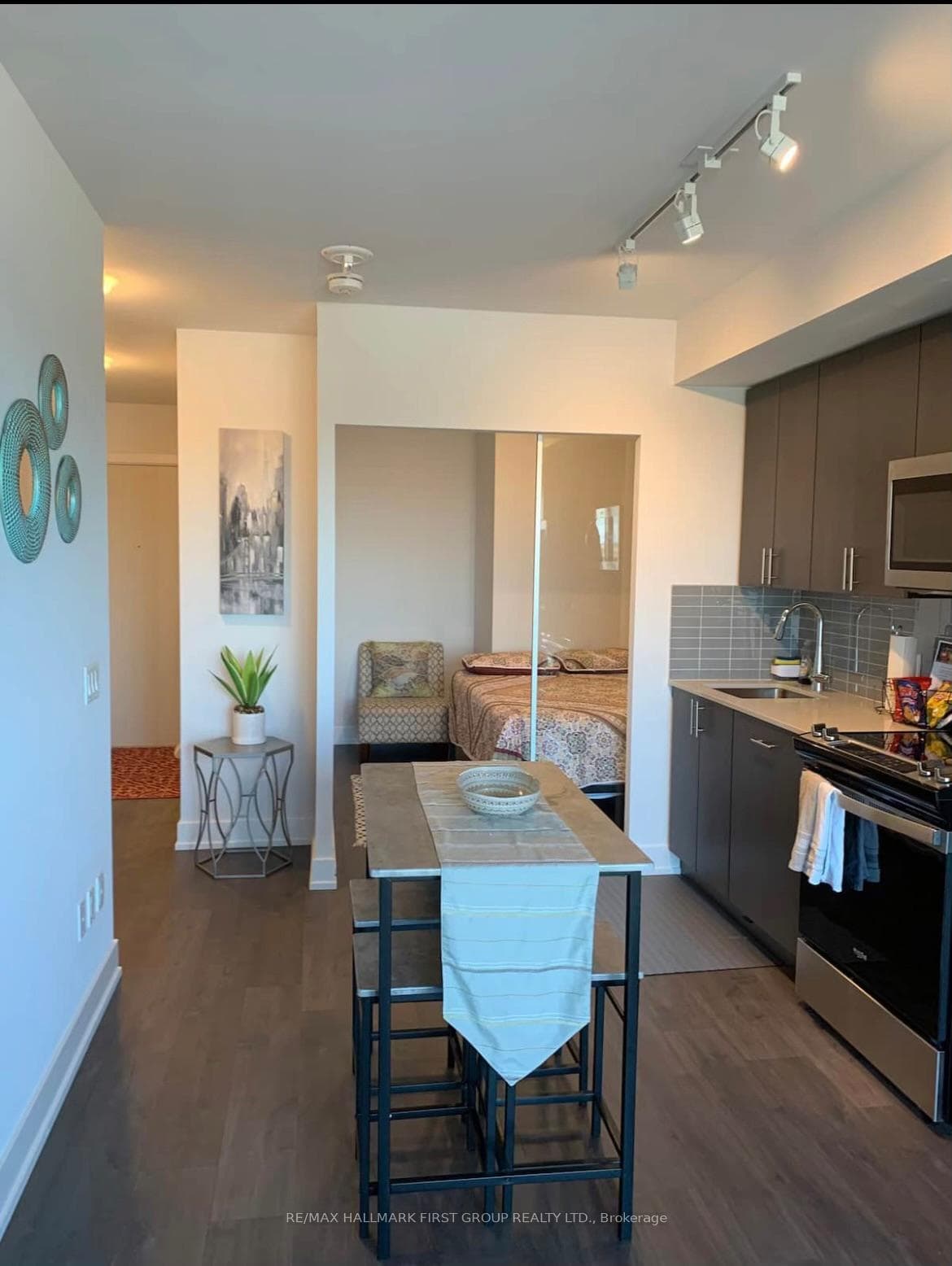 2550 Simcoe Street Unit 1114 photo 3