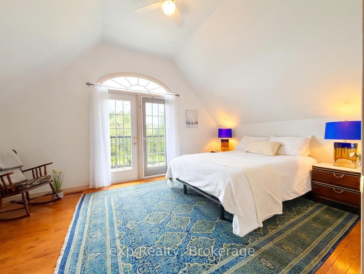 705 Victoria Road photo 14