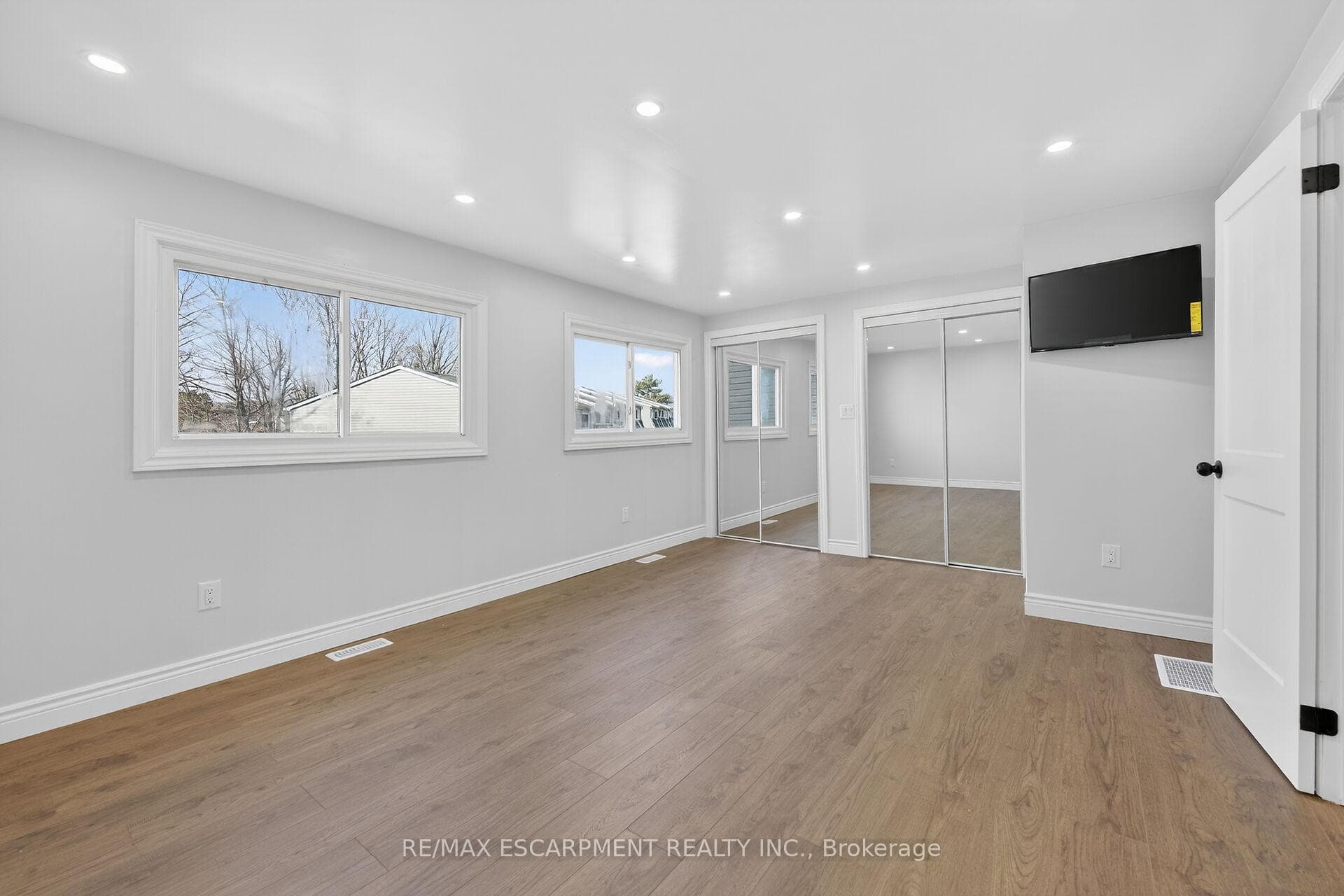 2050 Upper Middle Road Unit 153 photo 24