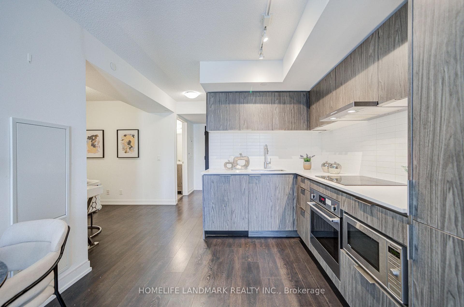 60 Shuter Street Unit 817 photo 13