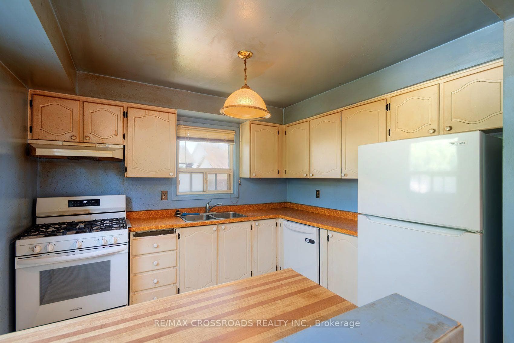 54 Omega Square photo 12
