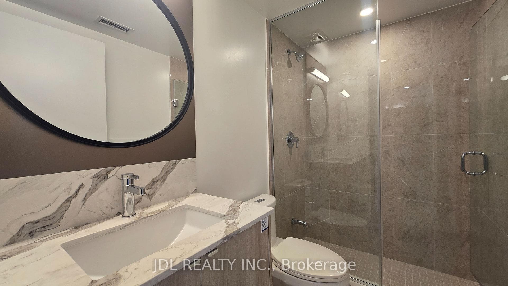 771 Yonge Street Unit 1608 photo 4