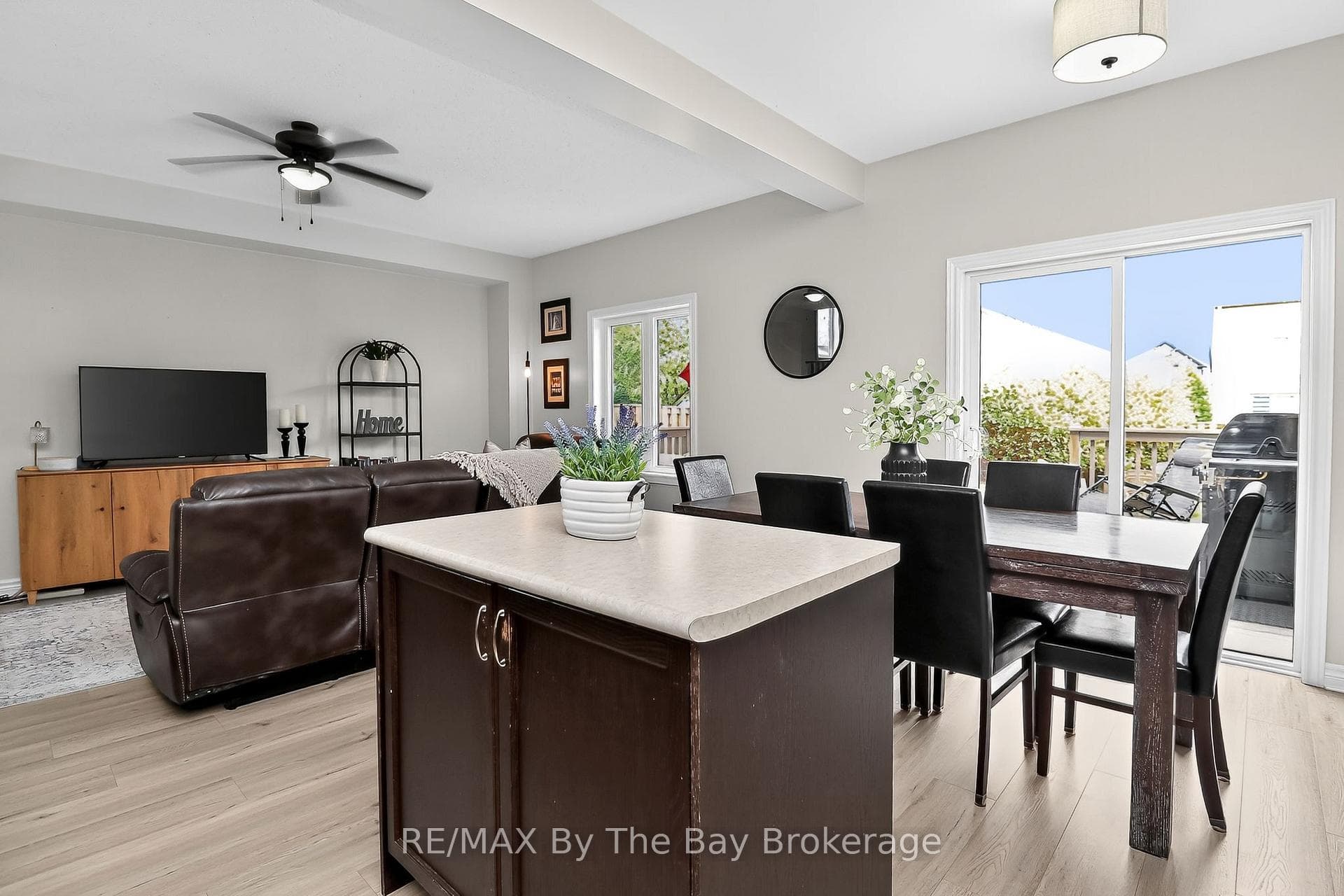 63 Robertson Street photo 8