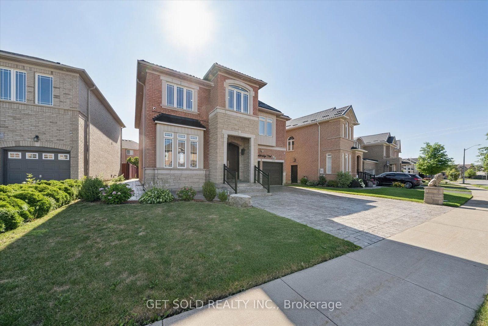 135 Earlsbridge Boulevard photo 4