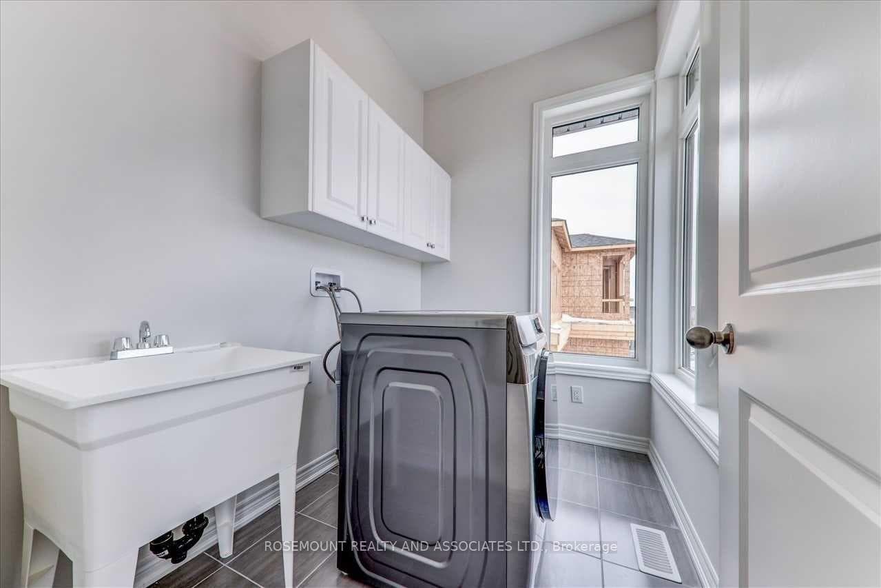 220 Boundary Boulevard photo 37