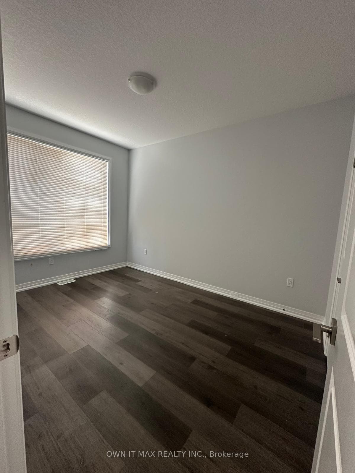 550 Grey Street Unit 16 photo 15