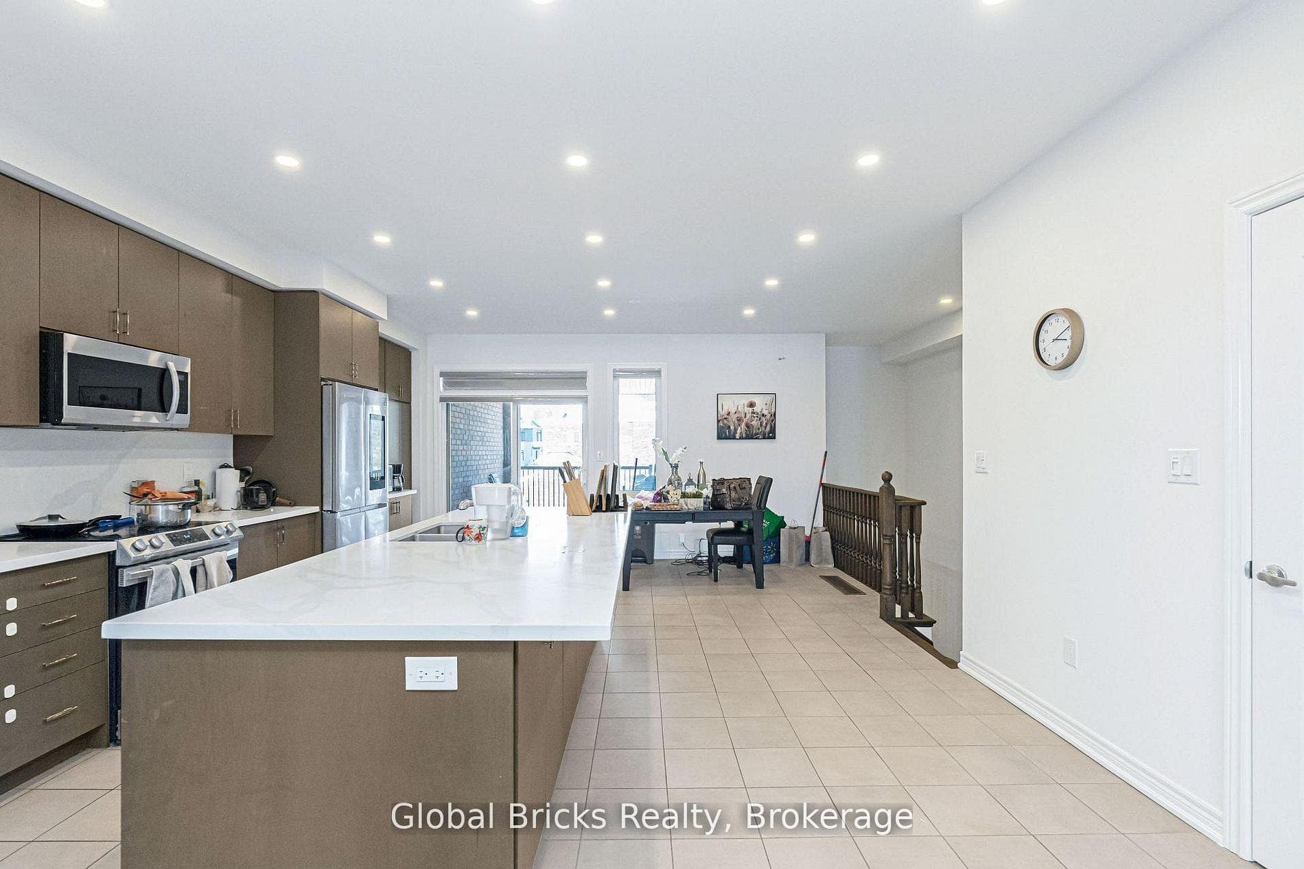 49 Burnhamthorpe Road photo 18