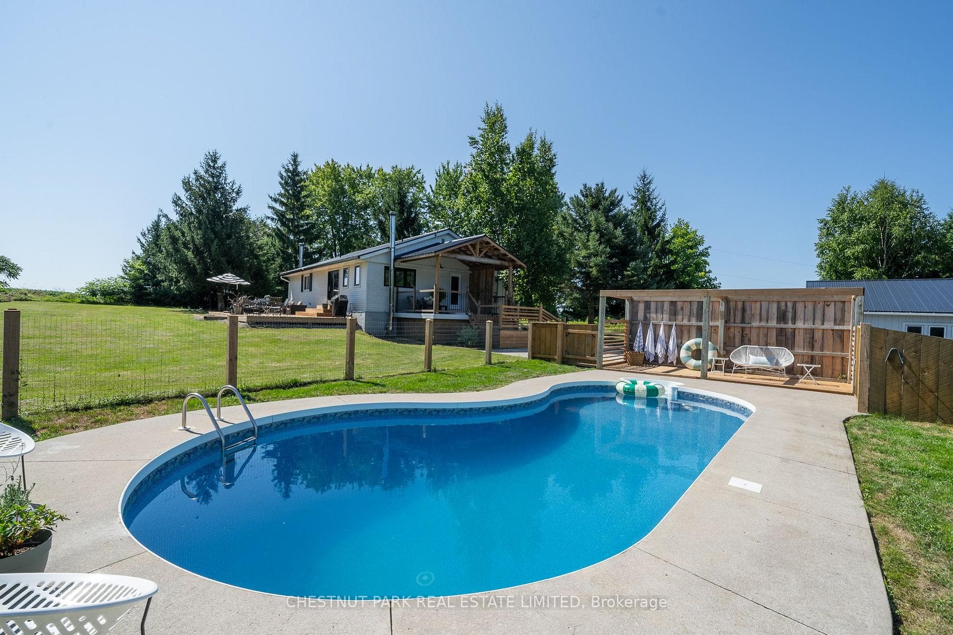 140 Quaker Road photo 27