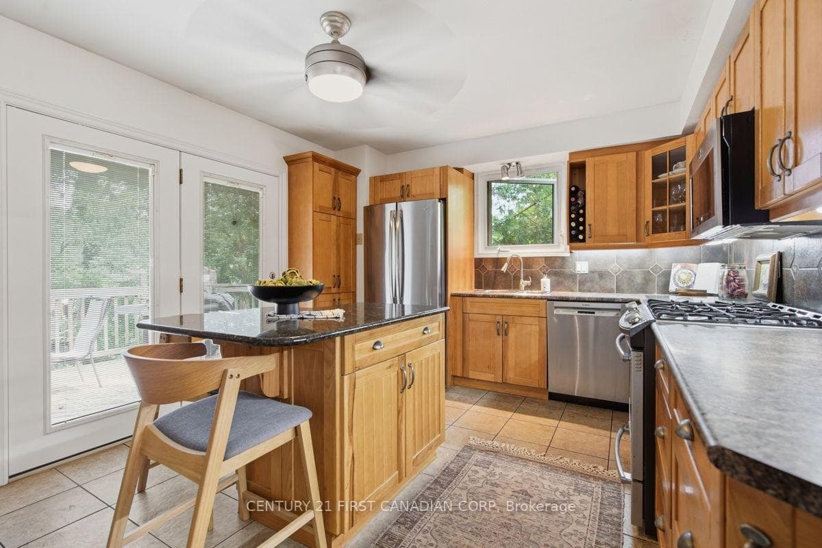 46 Ski Valley Crescent photo 10