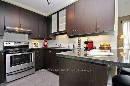 21 Upper Duke Crescent Unit 413B photo 6