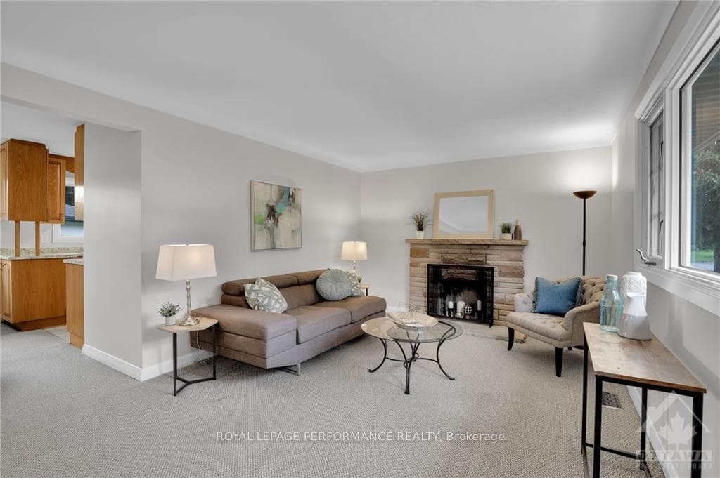 6 FAIRHILL Crescent photo 5