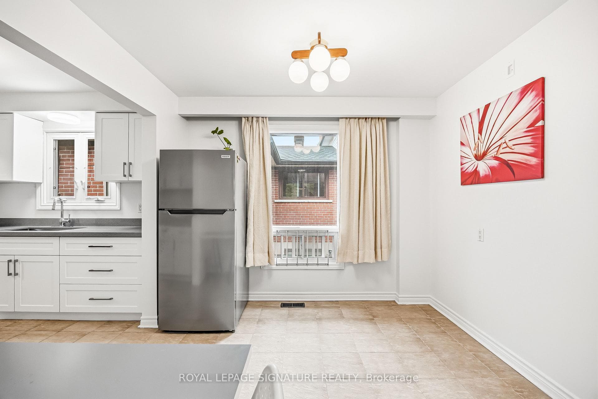 3 Presley Ave - Spacious breakfast area