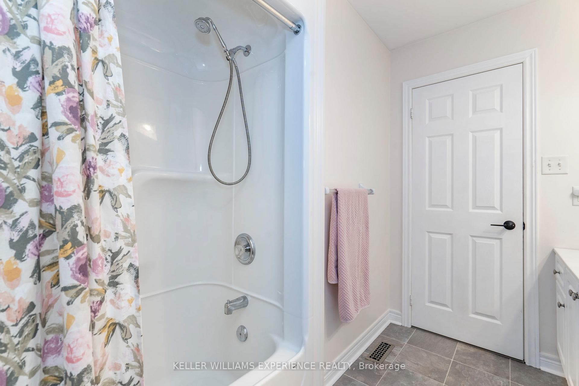 150 Mapleton Avenue photo 20