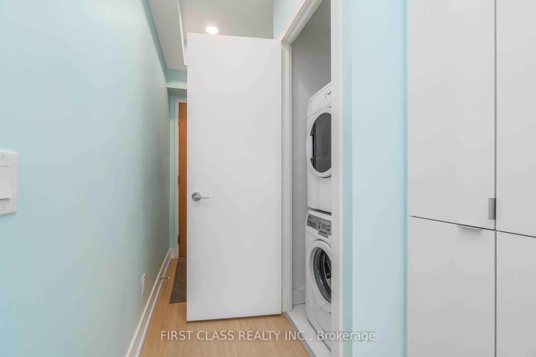 7 Grenville Street Unit 2313 photo 9