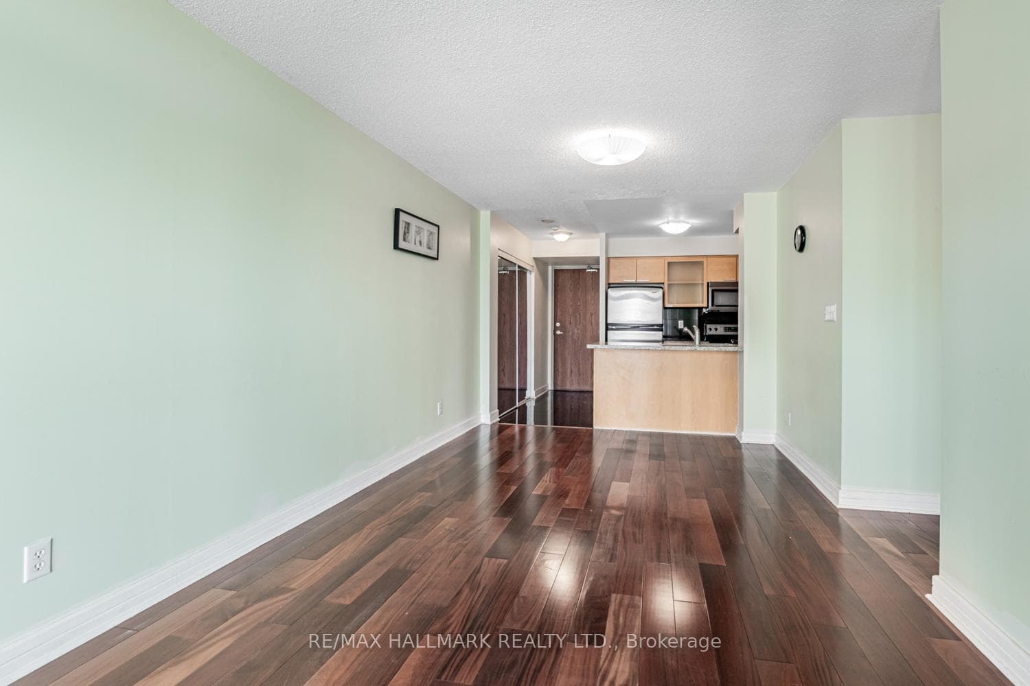 18 Harrison Garden Boulevard Unit 1402 photo 10